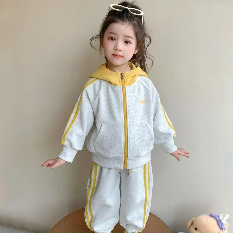 

Лидер продаж, модный свитшот для девочек, комплект брюк, студенческий осенний повседневный пальто с капюшоном, топы, спортивные штаны, комплект из 2 предметов, детская одежда