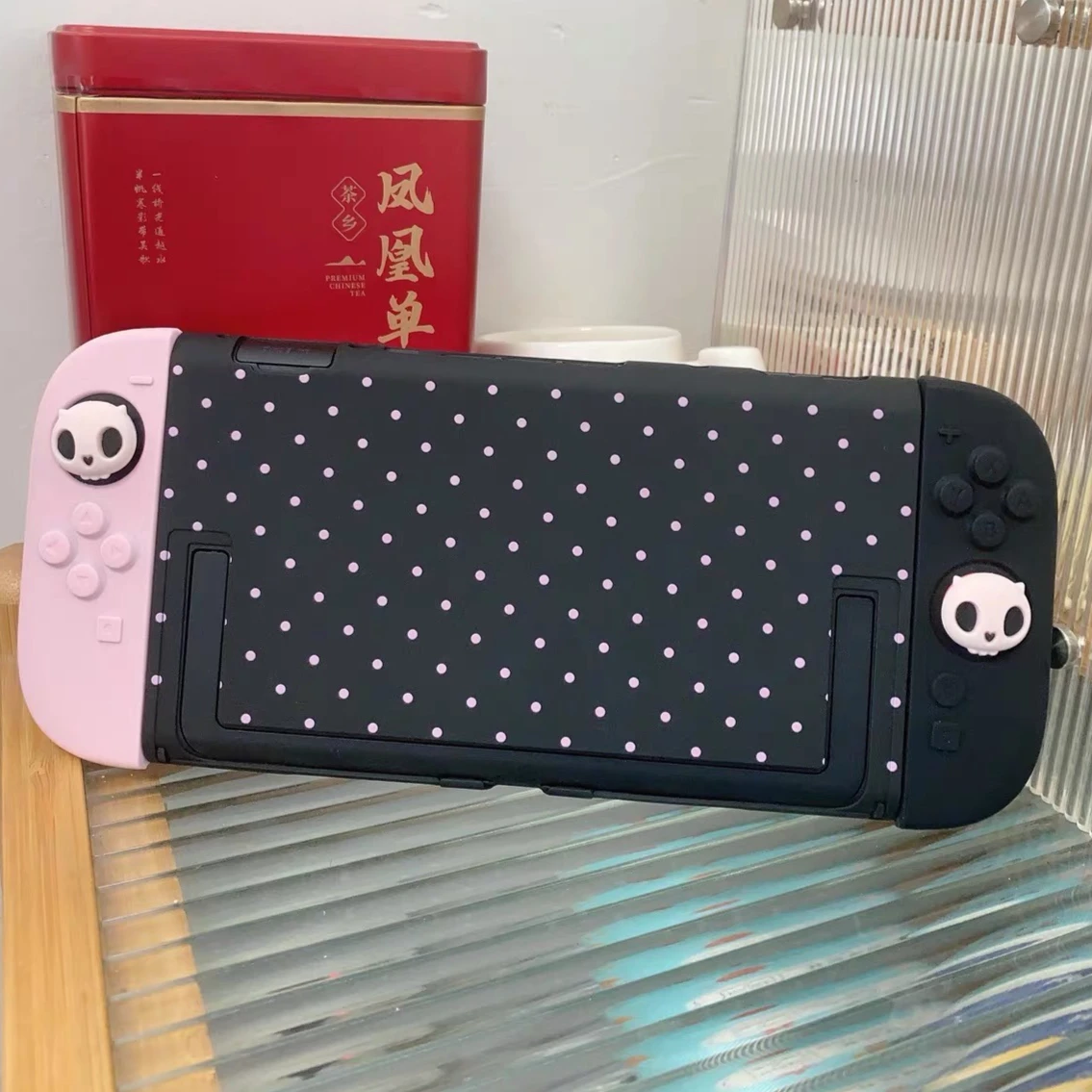 Gaming Console Nintendo Switch 2 - Casing Polka Dot Split Asli untuk