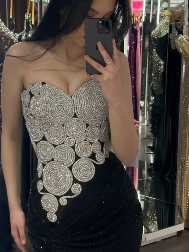 VC Black Velvet Long Prom Dress Strapless Sparklingly Beads Appliques Details Side High Split Celebrity Party Evening Gown