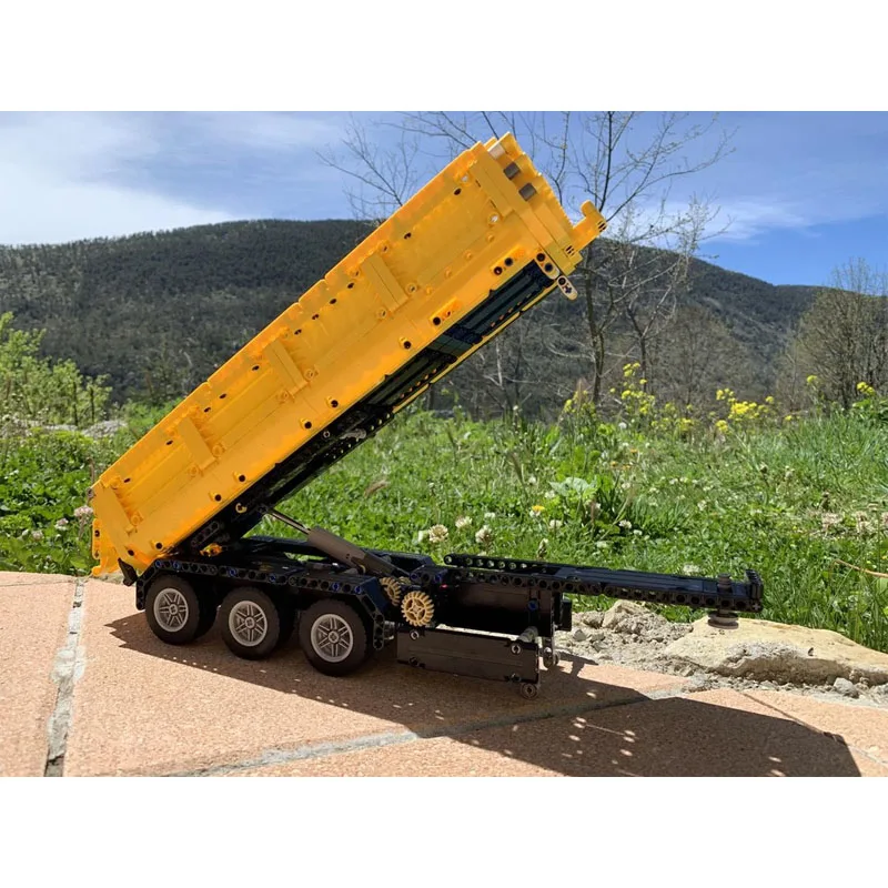 

MOC-41415 Building Blocks Three-Axle Tipper Trailer Model, 598 Pieces, Children's Birthday, Christmas, and New Year Toy Gift