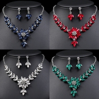 3pcs fashionable women's jewelry set with crystal contrasting flower necklace earrings and evening dress accessories
