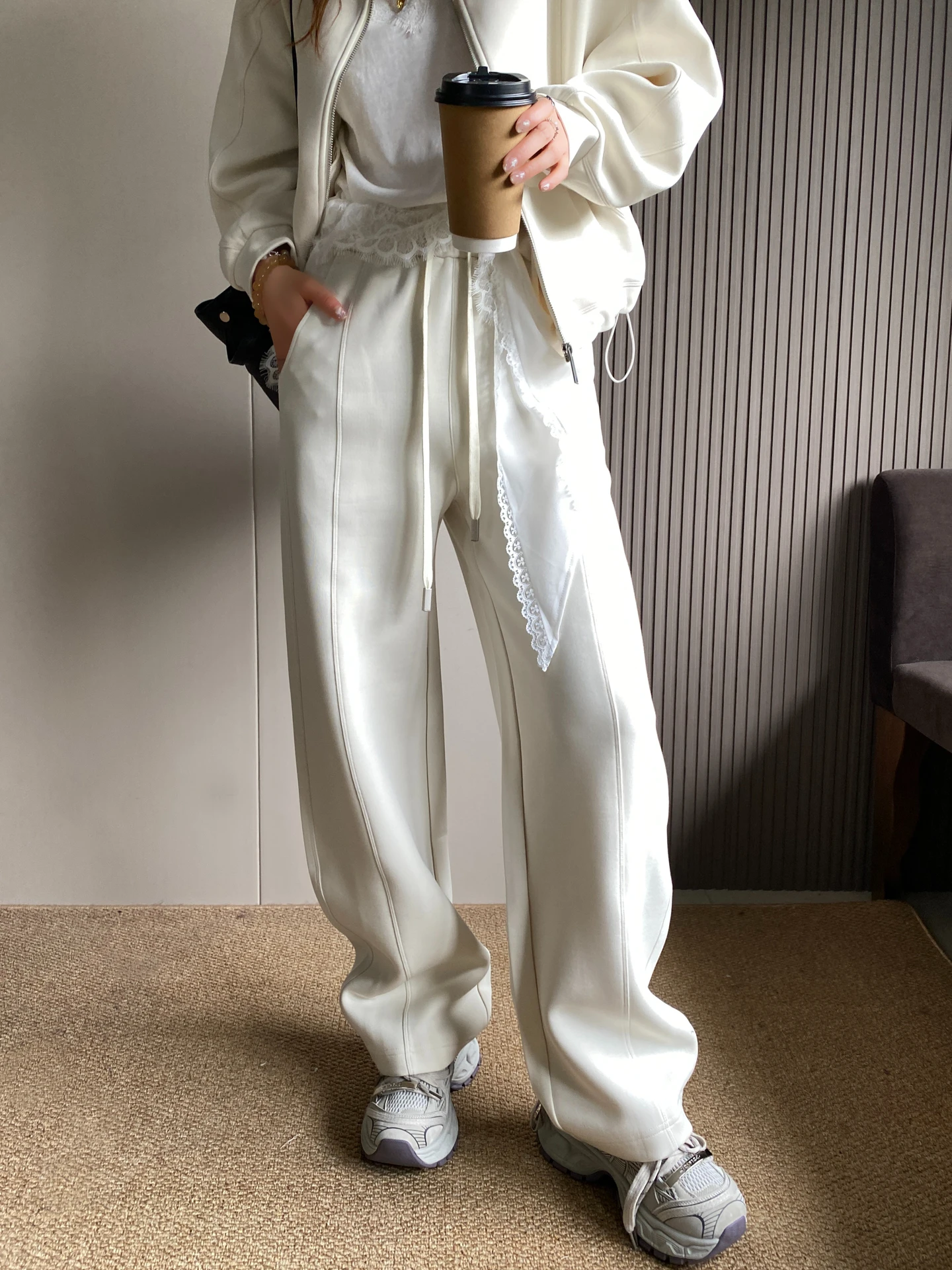 

Женские повседневные брюки-джоггеры с высокой талией и эффектом стройности, цвет вишневого цвета, свободный крой, прямые штанины, весна 2026, новинка