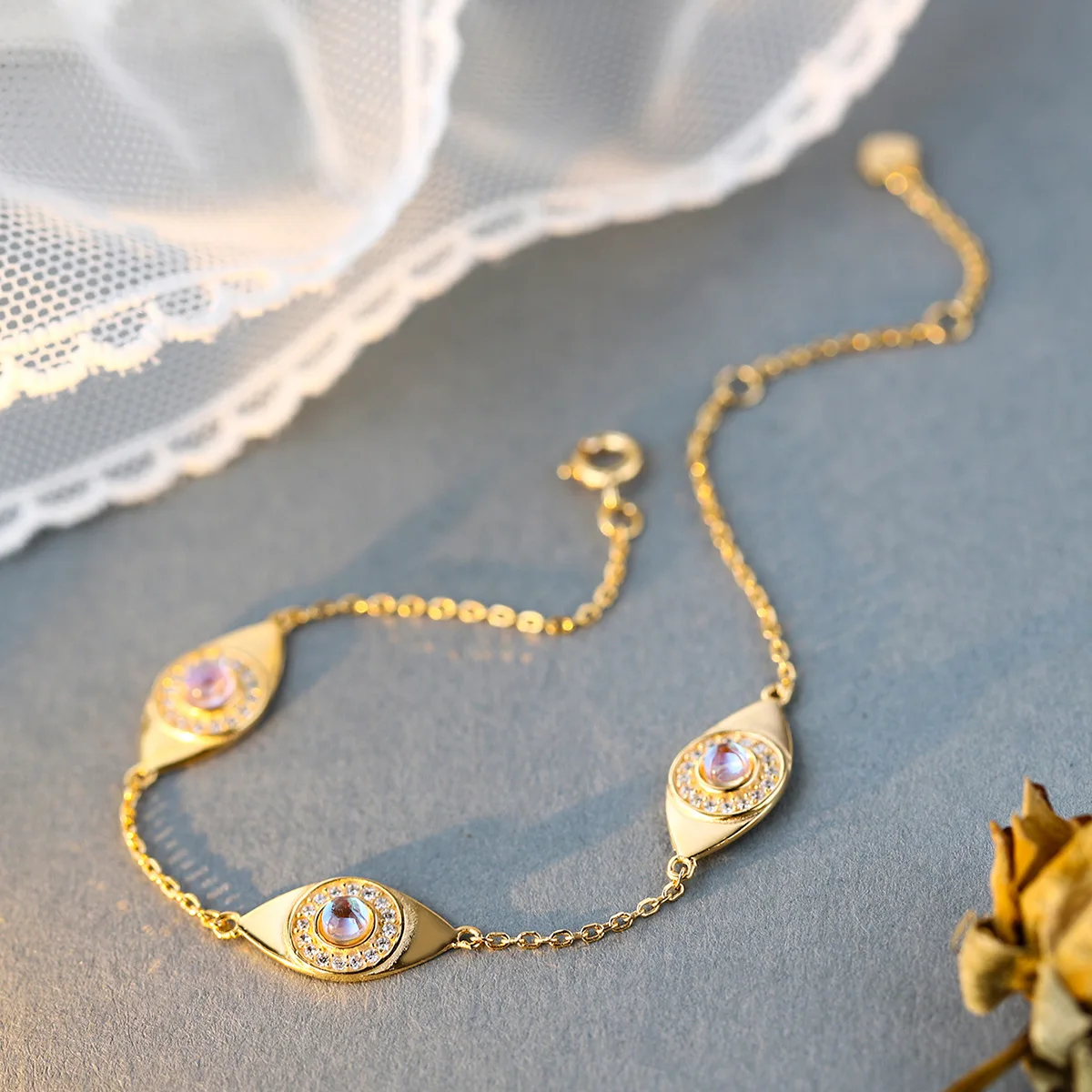 

S925 Sterling Silver Fashionable and Minimalist Evil Eye Bracelet for Women Opal Simple and Unique Bracelet