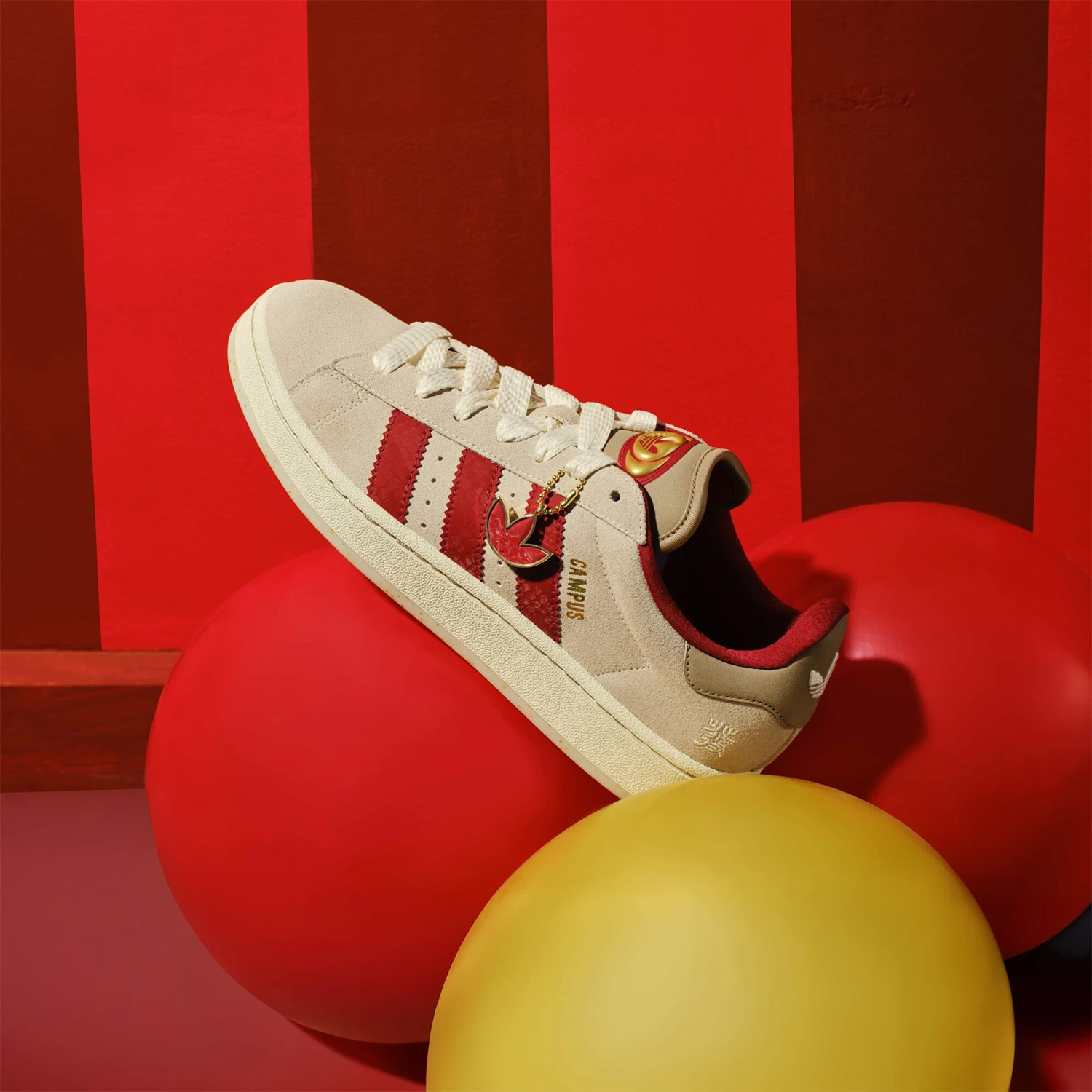 Adidas genuine clover men's and women's snake year new year's classic board shoes JR0093