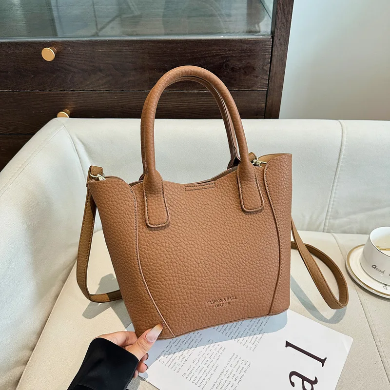 

Women's Fashion Woven Basket Handbag 2026 New Designer Bucket Style Shoulder Crossbody Purse Chic Casual Handheld Versatile