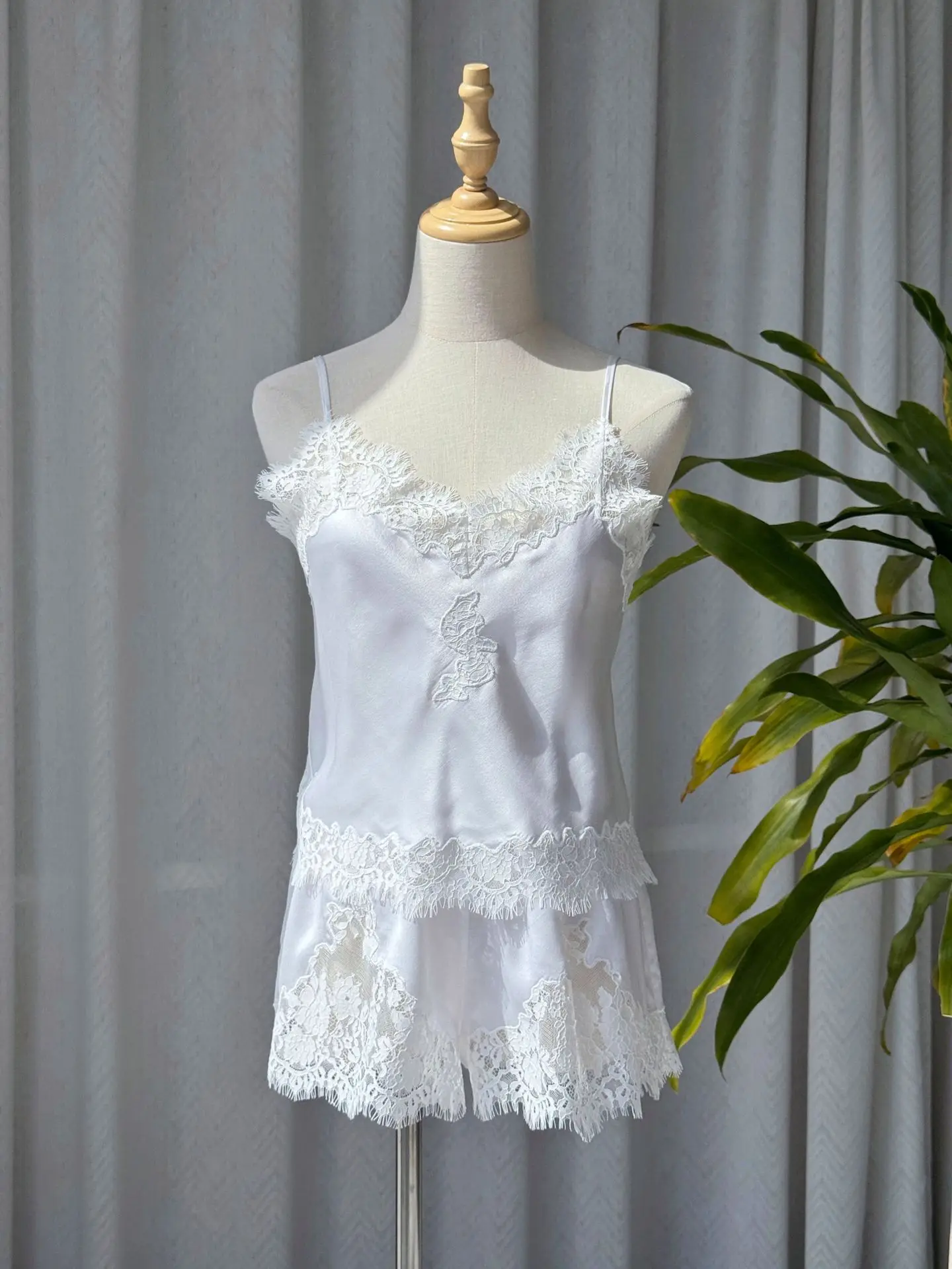 19MM 100% Mulberry Silk Women Pajama Set Satin Lace Trim Cami Top & Shorts Set French Sexy Lingerie Luxury Summer Sleepwear 2PCS