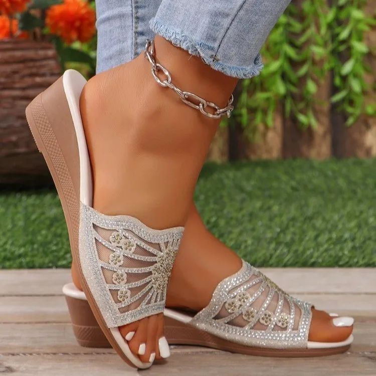 Small Size 32-43 Rhinestone Cutout Summer Platform Wedges Shoes Women Slippers 2024 Gold High Heels Slides for Office Daily