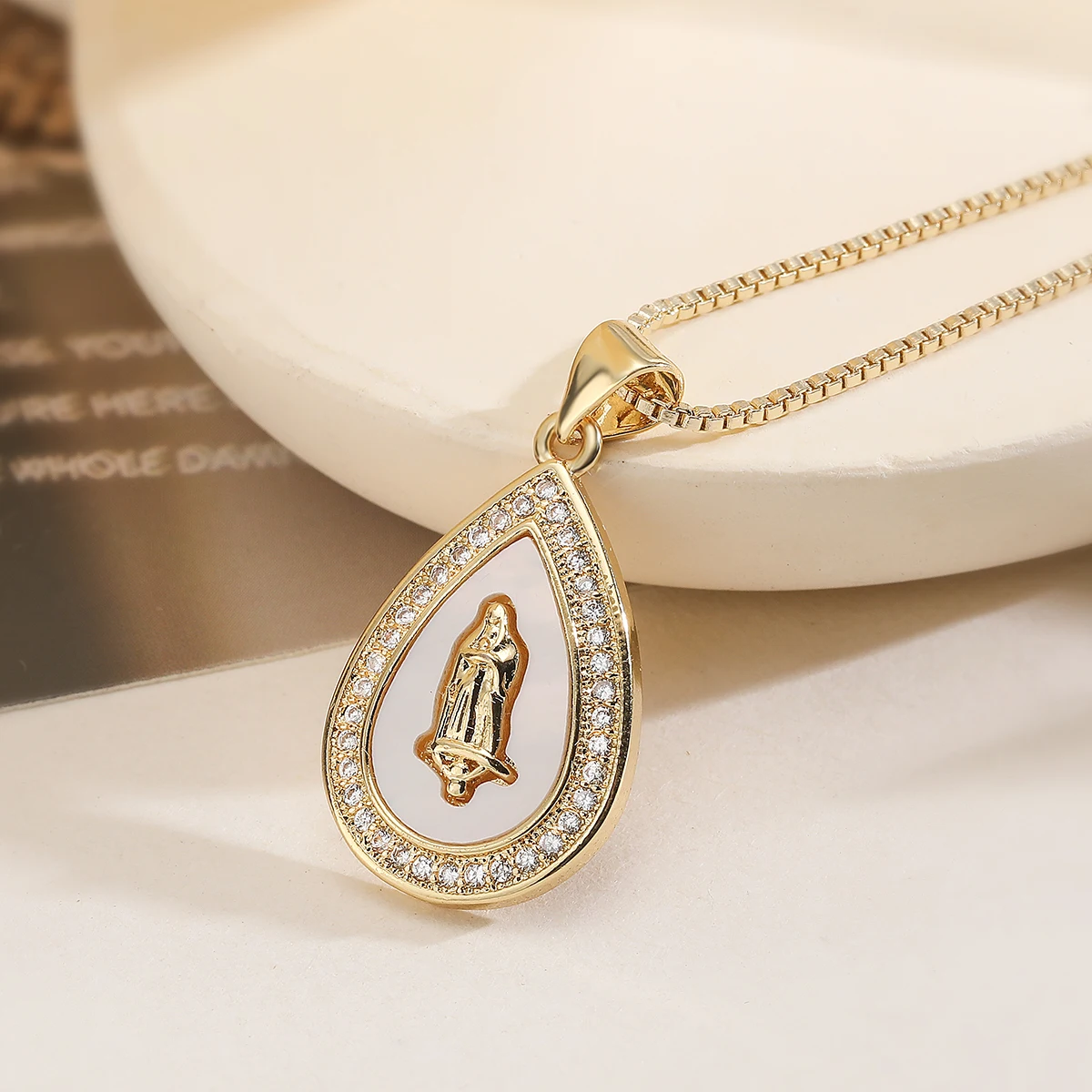 NEWBUY Graceful Women's Religious Jewelry Brass CZ Zircon Inlay Virgin Mary Pendant Stainless Steel Chain Non-Fading Necklace