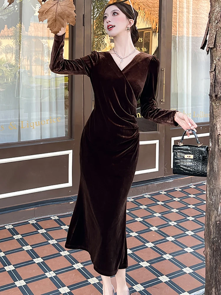 2025 Black Velvet Long Sleeve V-Neck Sexy Dress Women Korean Vintage Hepburn Dress Autumn Winter Elegant Pleated Bodycon Dresses