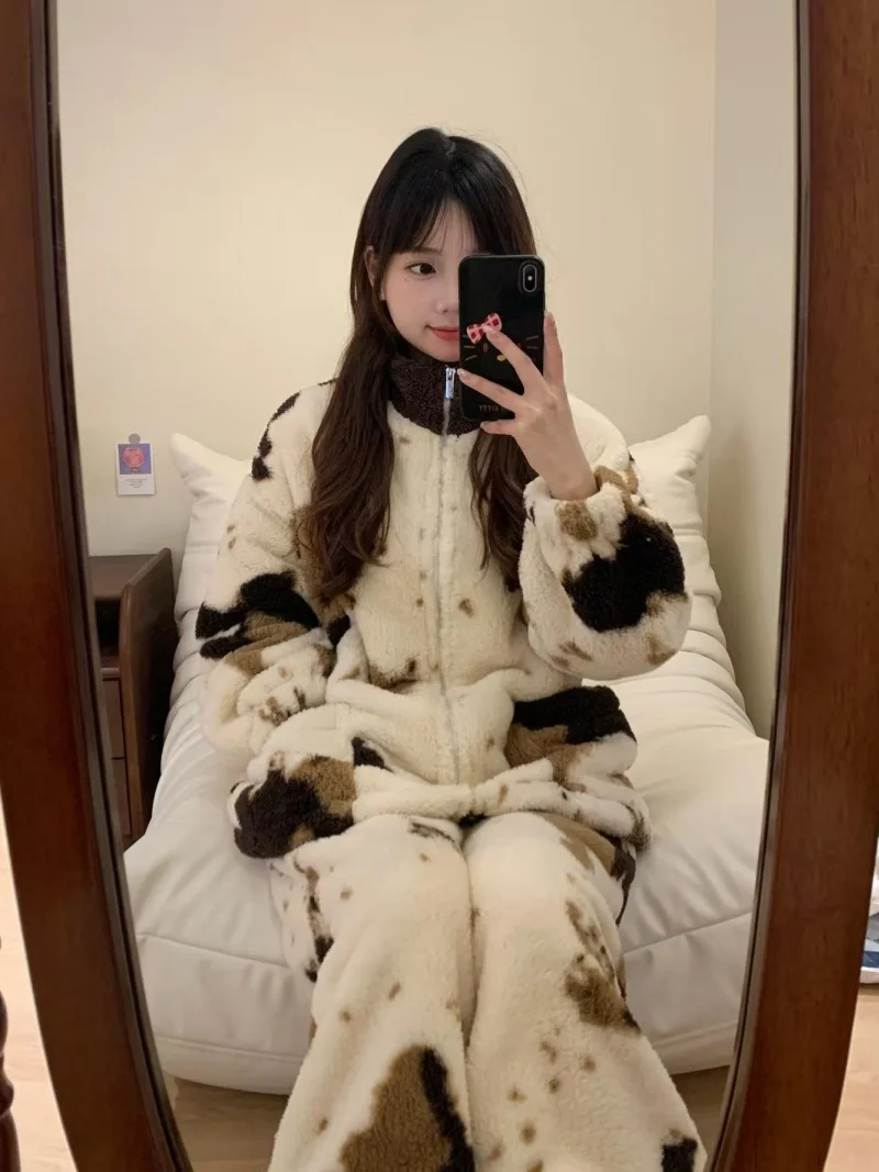 

Женский пижамный комплект с брюками из смесового полиэстера, быстросохнущий, для путешествий, не мнется, легкий, компактный, на пуговицах, 2026