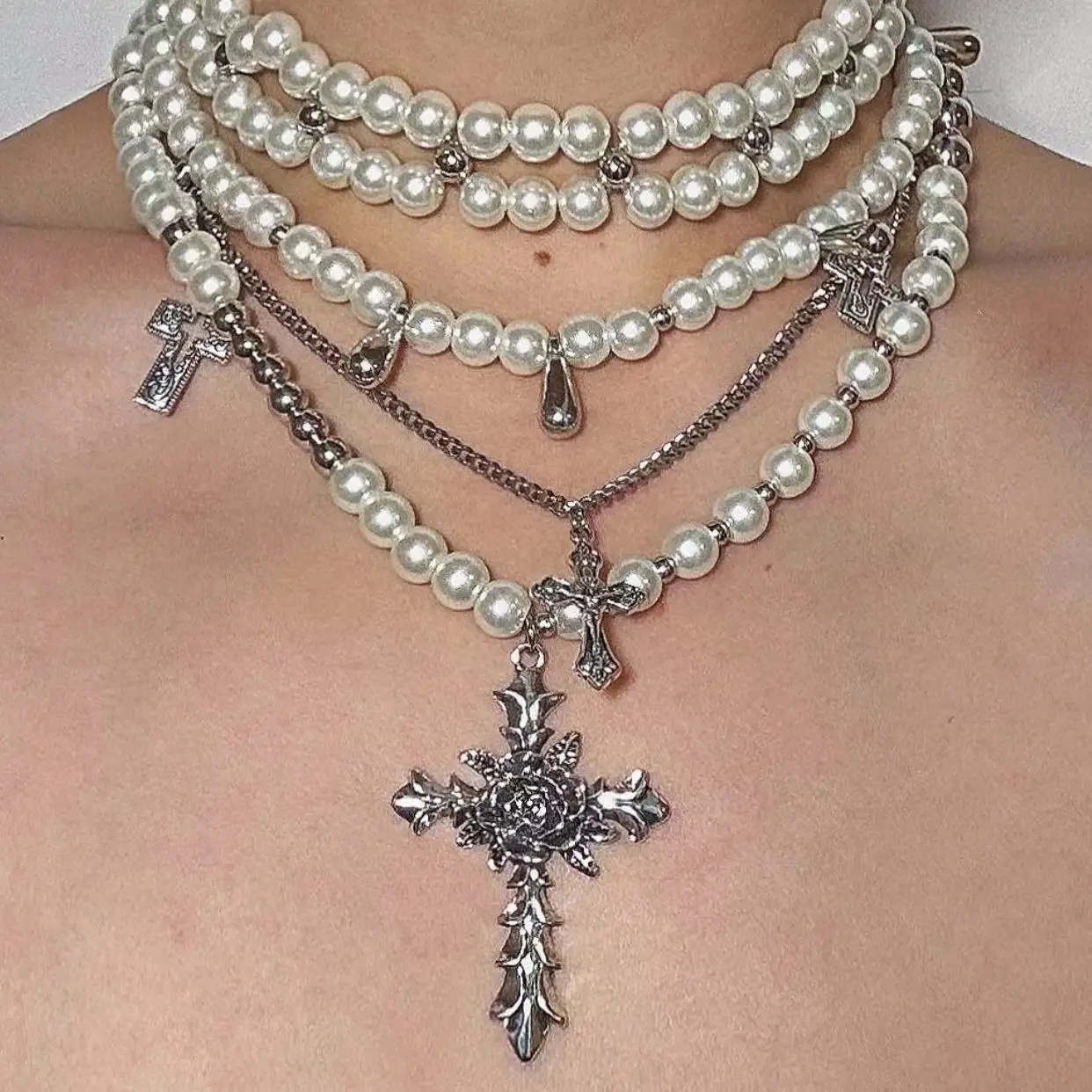 Goth Rose Flower Imitation Pearl Bead Cross Pendant Necklace for Women Multilayer Pearl Chains Aesthetic Vintage Luxury Jewelry