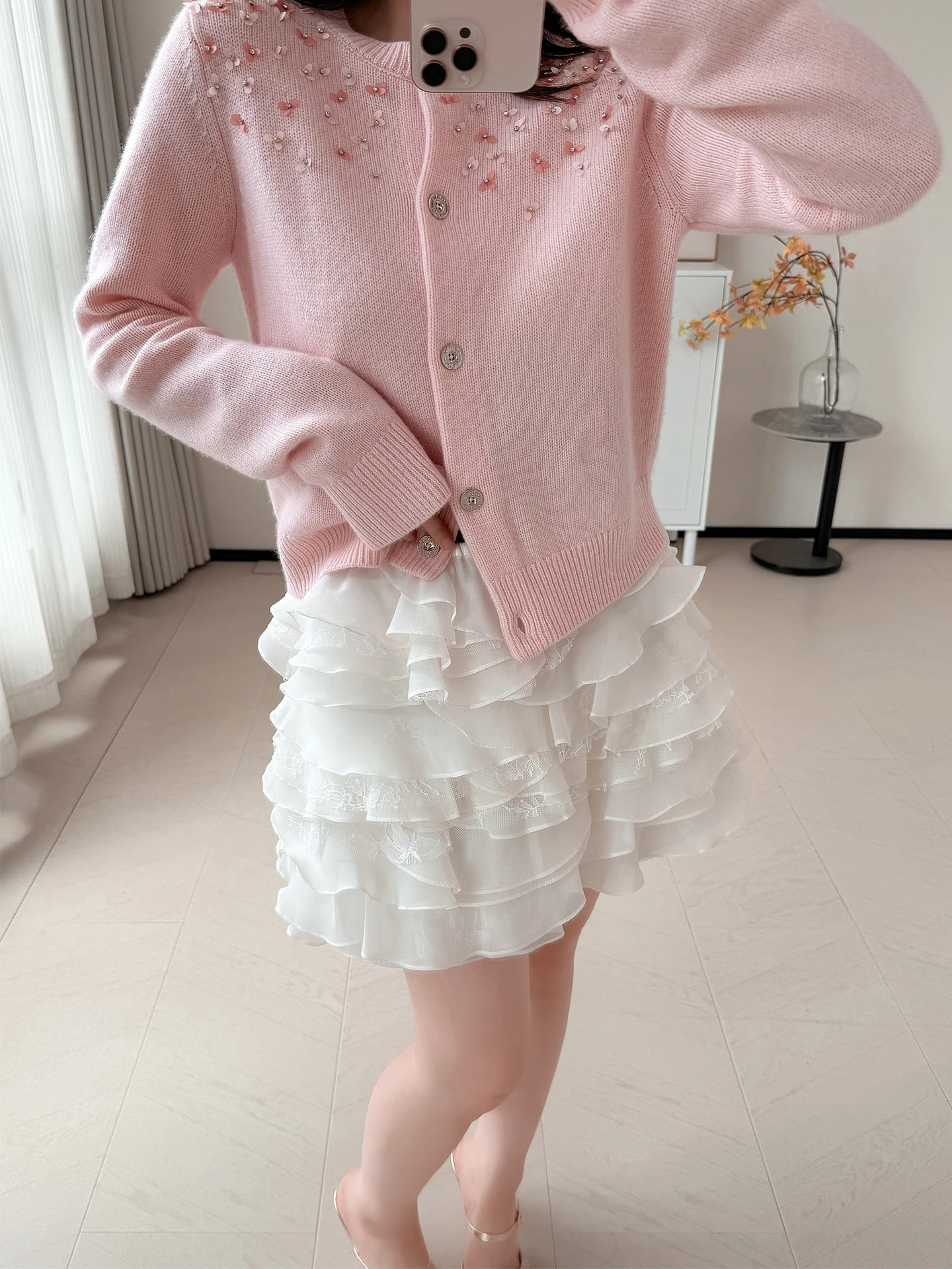 

Белая короткая юбка с высокой талией и кружевом, женская, в стиле пэчворк, полупрозрачная, для повседневной носки, простой дизайн, с внутренней подкладкой из полиэфирного волокна