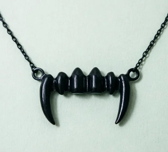 Gothic Black Vampire Teeth Necklace NUGOTH Jewelry Tooth Charm Bleeding Tusk Hot Pendant Gift