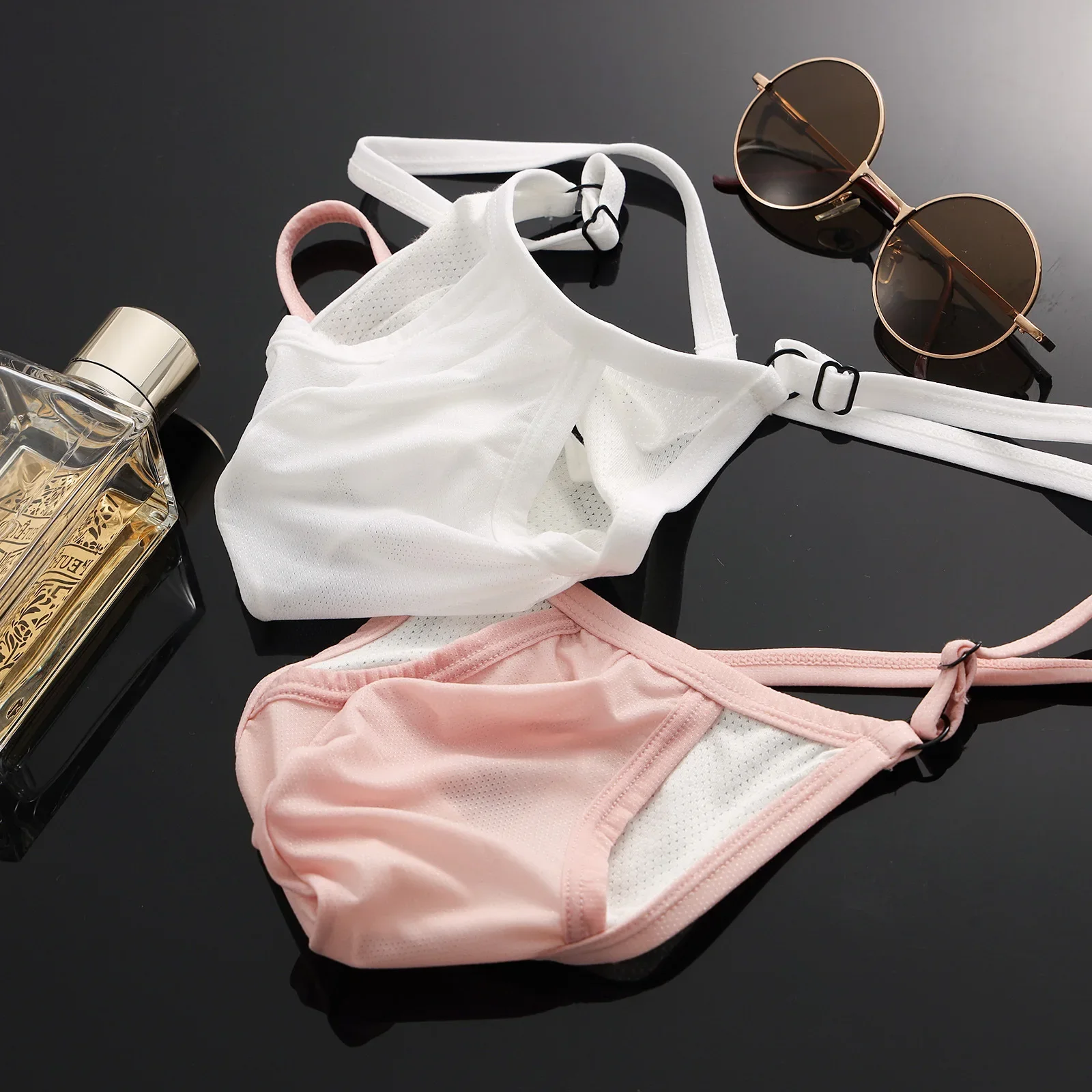 Męska bielizna lodowego jedwabiu Bezszwowe, chłodzące bikini z gąbką uwypuklającą Oddychające, szybkoschnące, lekkie bokserki do uprawiania sportu