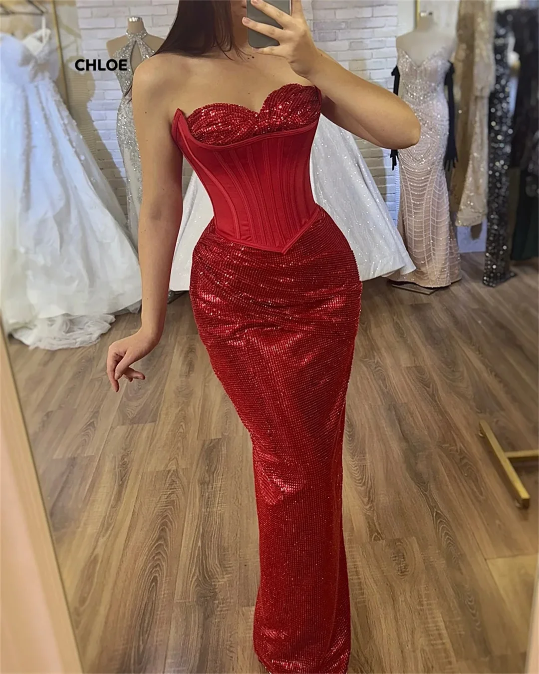 فستان حفلات الزفاف ذيل السمكة امرأة 2025 عاري الكتفين مصنوع حسب الطلب فساتين سهرة نسائية أنيقة فاخرة للحفلات الراقصة بدون أكمام