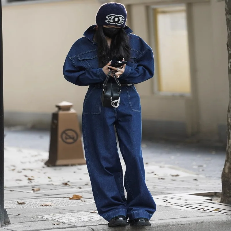 Blauw design denim jumpsuit dames lente en herfst kraag modieuze werkkleding grote zak losse broek