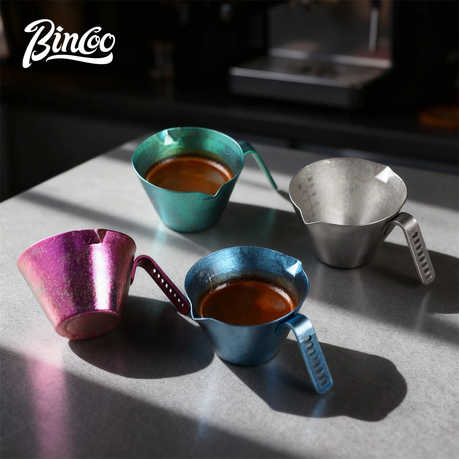 Bincoo 耐久性のあるチタン製エスプレッソ＆ミルクツール、90mlの目盛り付き二重目的ショットグラス、長持ちするカフェや家庭での使用に最適