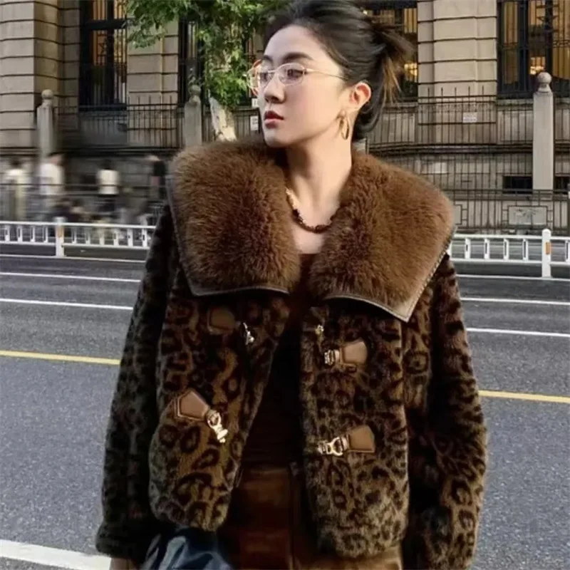 High Quality 2025 Fashion Fur Collor Mink Fur Jacket New Short Fur Design Thick And Warm Leopard Print Coat Imitating Fur Coat