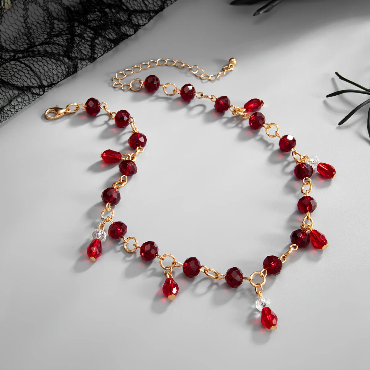 Ingemark Neue Gothic Unregelmäßige Rot-Schwarze Kristall-Quasten-Anhänger-Halskette für Frauen Vintage Verstellbare Kette Halloween-Schmuck – Detail 8