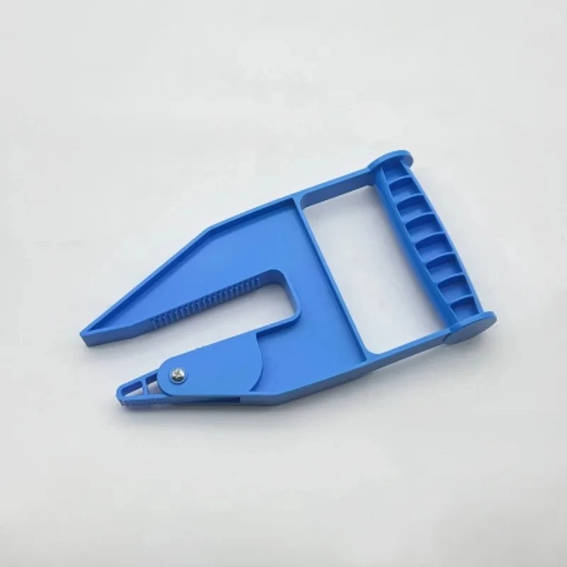 Pad gripper ergonomic mat handle saves effort and keeps hands clean when pulling the mat