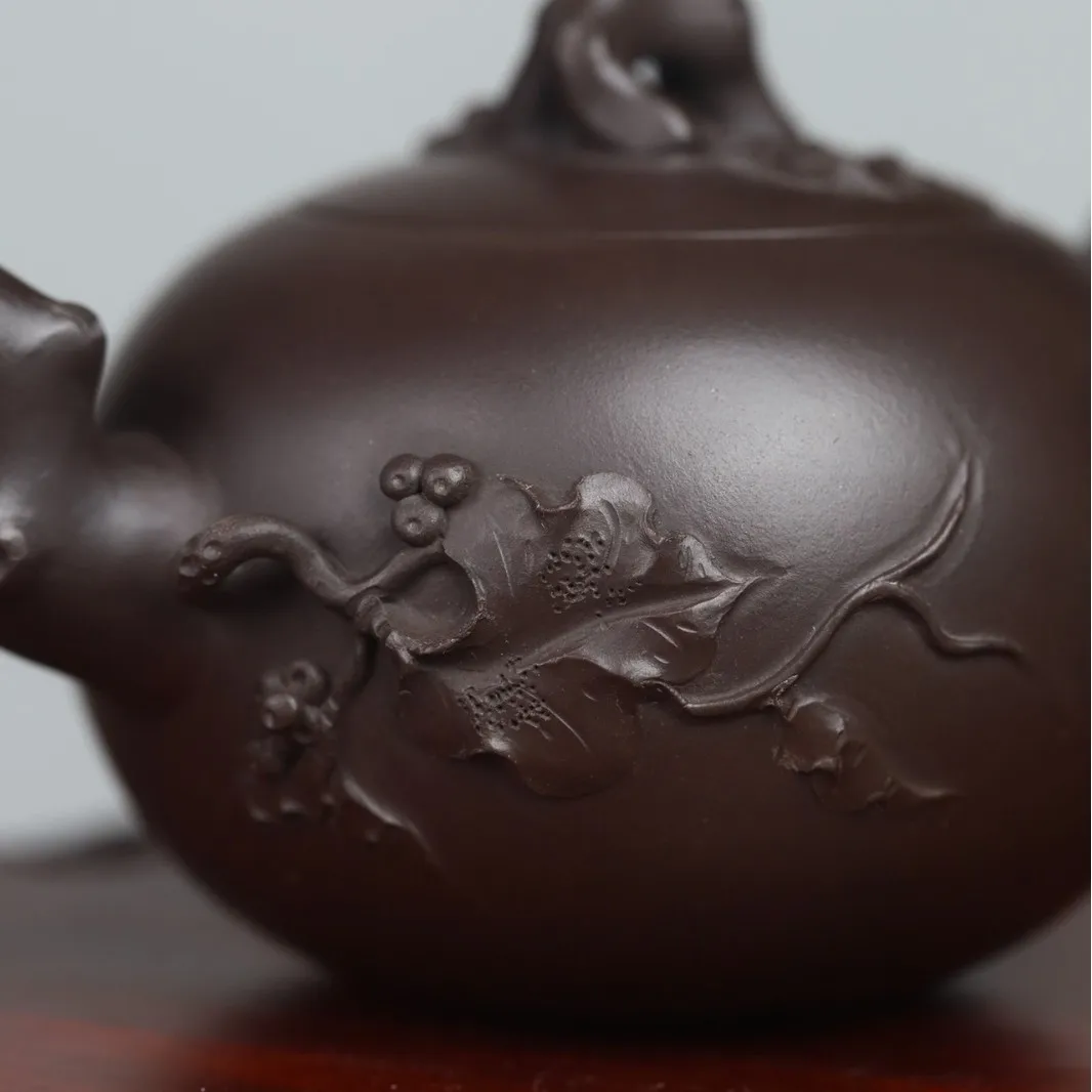 Squirrel Grape Pot Original Ore Old Purple Clay Yixing Zisha Teapot Tea Set Hand-Decorated By Famous Artisans Available In