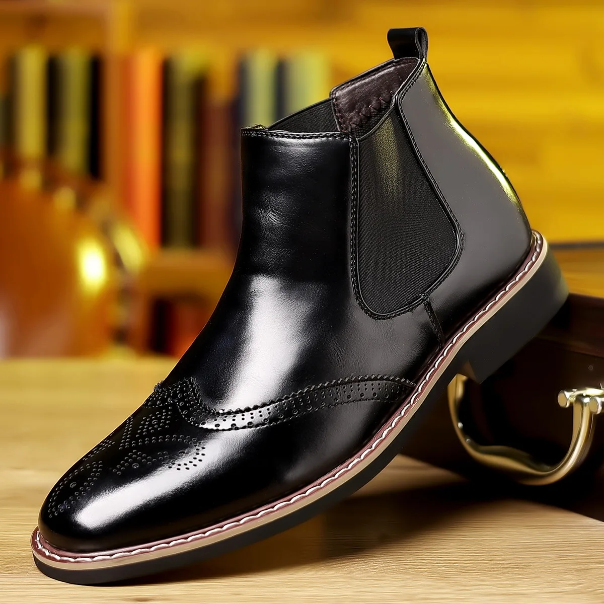 High Quality Men Boots Classic Hand Carved Brogue Boots British Style Casual Leather Booties Luxury Brand Chelsea Boots for Men