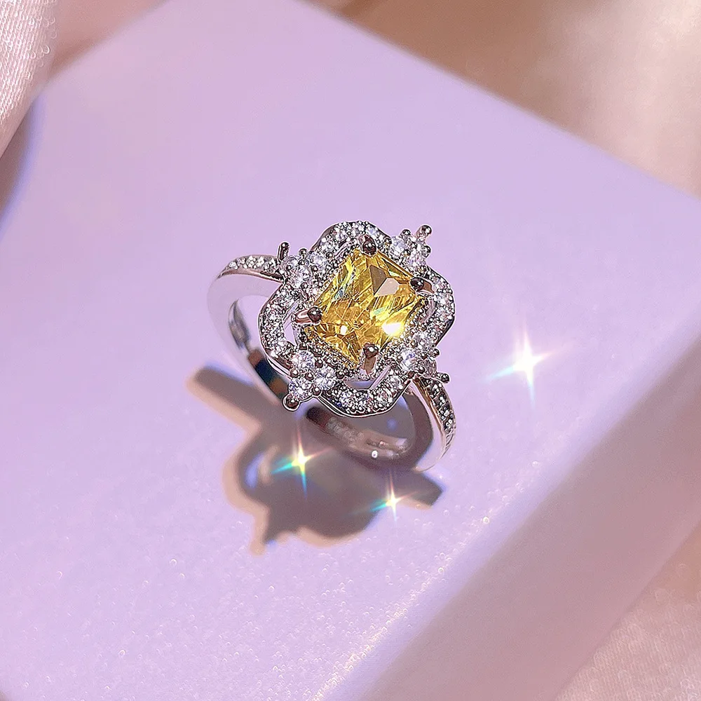 New Crown Square Yellow Diamond Micro Set Diamond Pendant Stud Earrings Necklace Set Ladies Cocktail Party Valentine\'s Day Gift