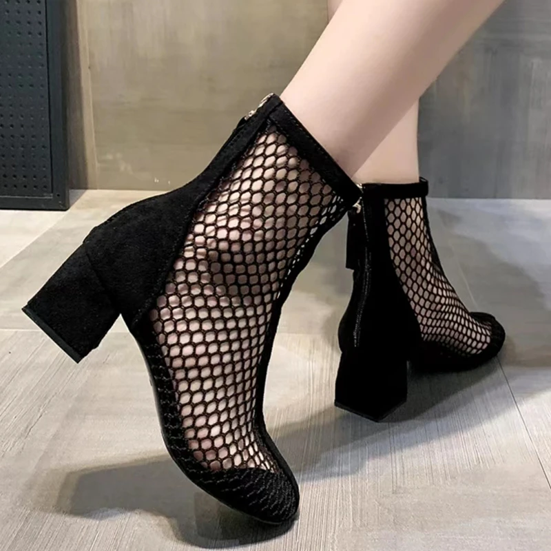 2024 Large Size New Fashionable Sports Sexy Mesh Hollow Boots Solid Color Square Thick Heel Summer Casual Sandals