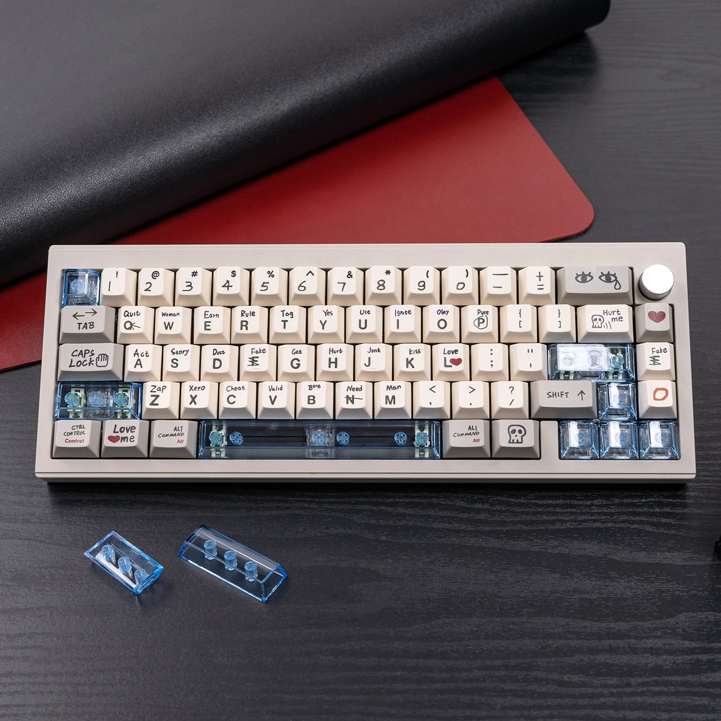 

Mint Red/Blue/Pink PC Supplement Transparent Keycaps Retro Love Story Original Highly Adaptable Mechanical Keyboard