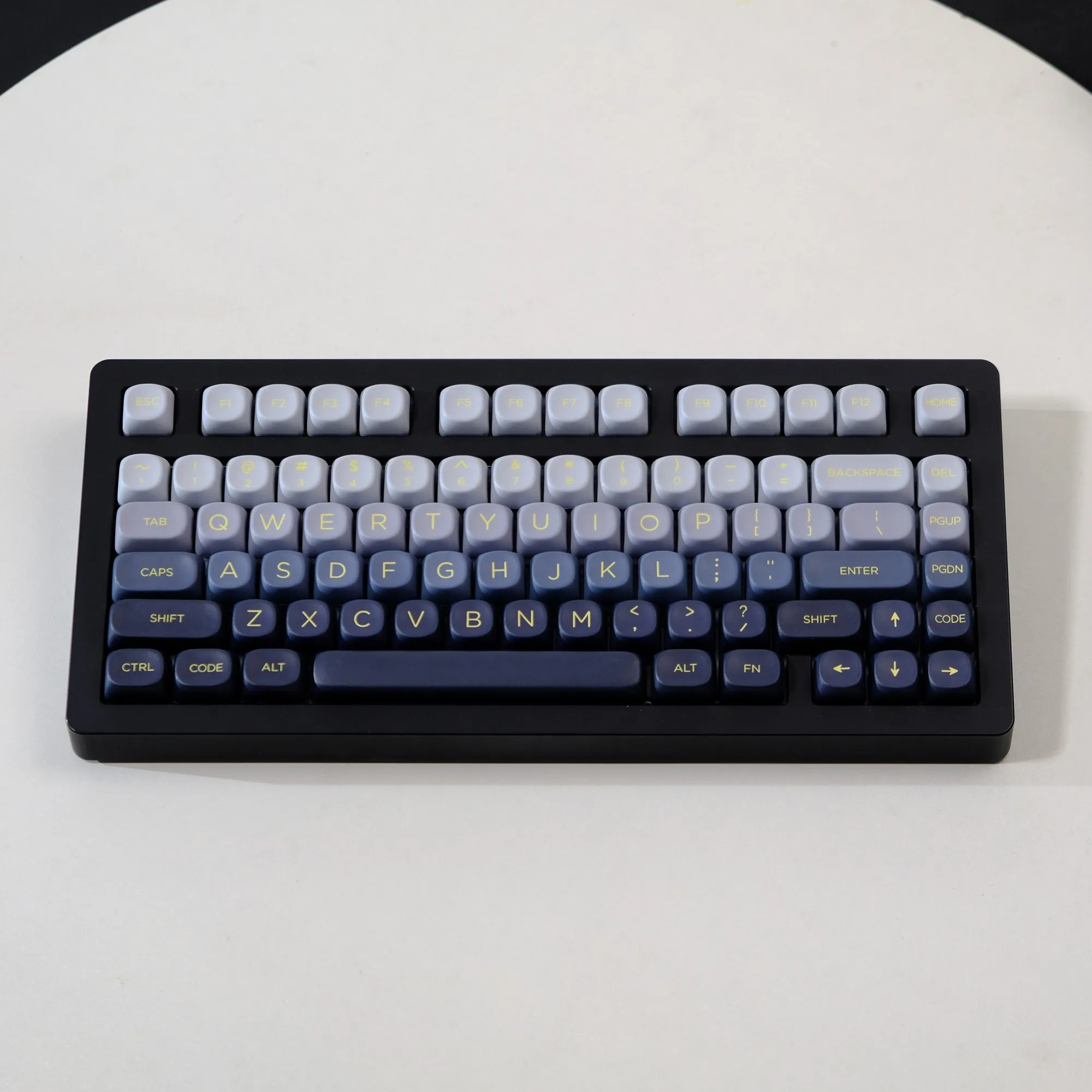 Imagem -02 - Yeti-moon-like Teclado Mecânico de Lados Gradiente Pbt Moa Corante para Gmk67 para Teclado Mecânico Drunkdeer