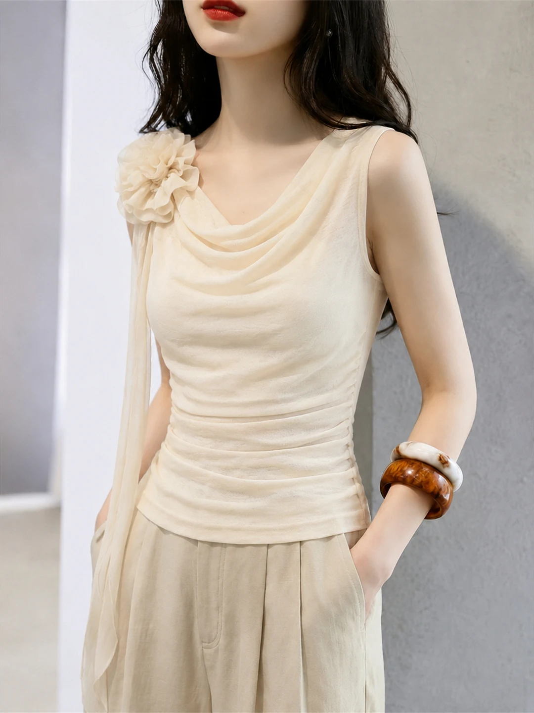 

Elegant Sleeveless Top with Flounce Neck Design Summer Sun Protection Floral Pattern Women's Fashionable Breathable Vest