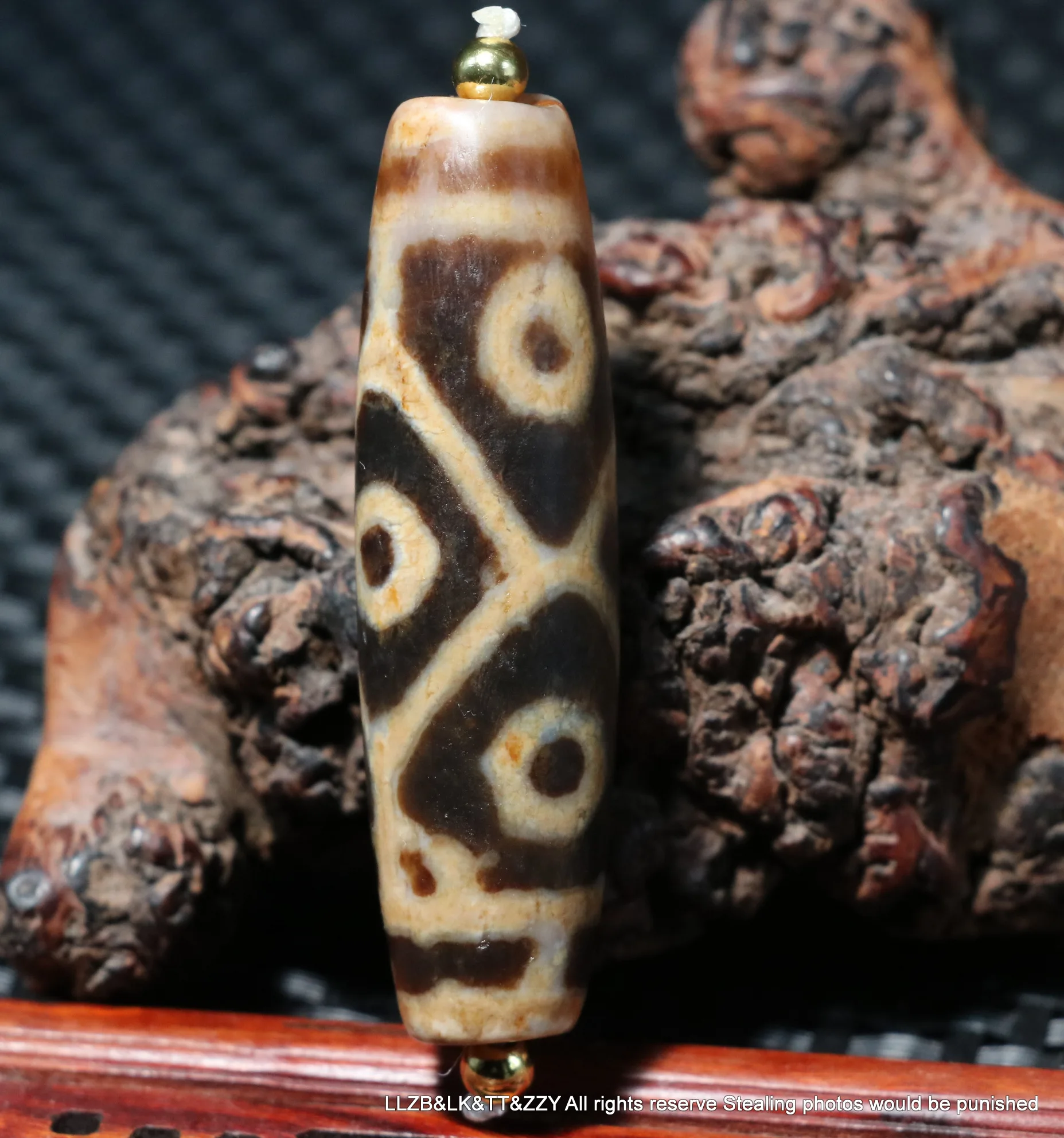 A Magic Power Energy Tibetan Old Agate 6 Eye KingKong Kingdom Symbol dZi Bead Amulet Pendant Talisman Timestown