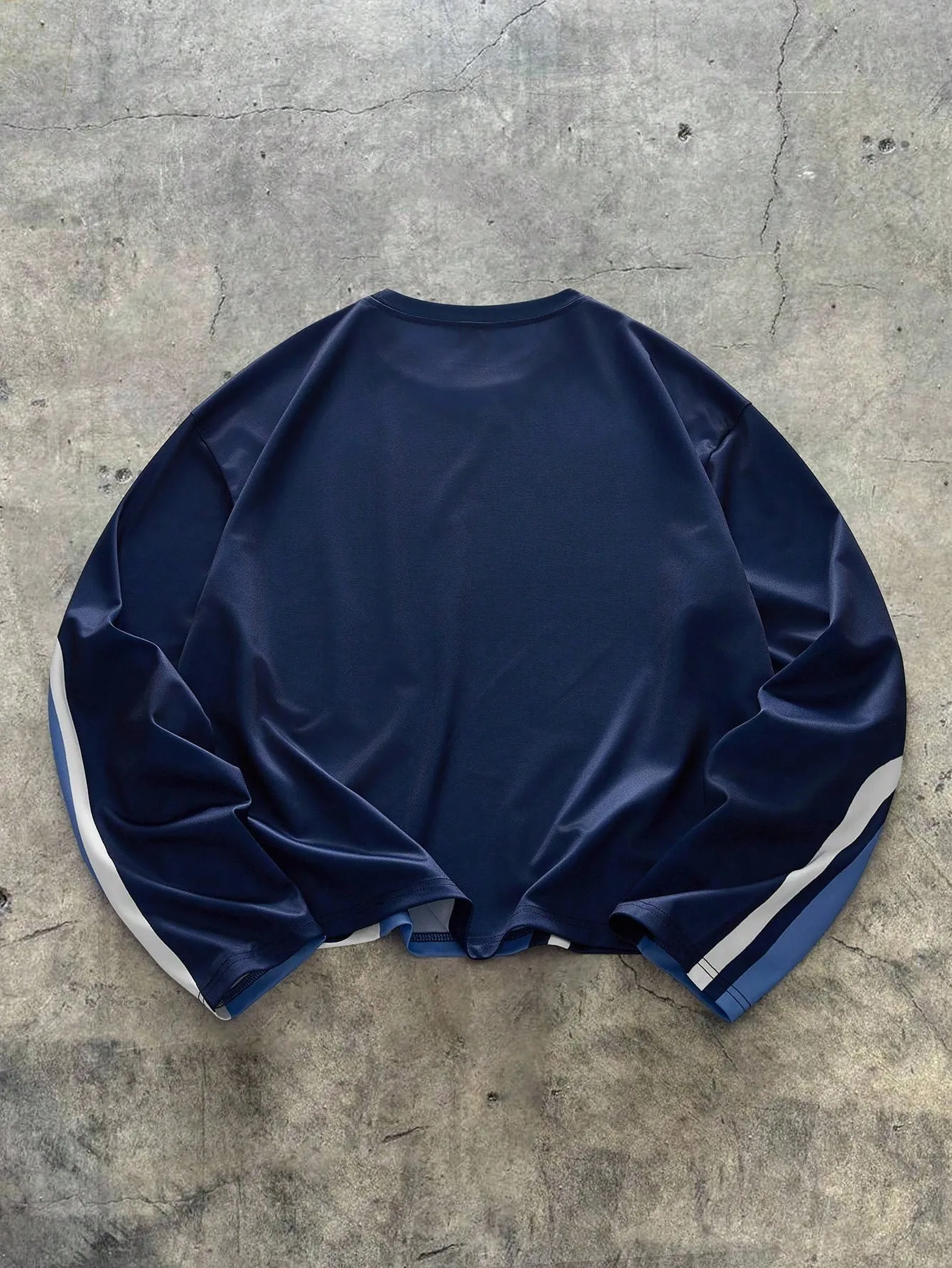 The new men's long-sleeved T-shirt for Spring and Autumn 2025 is casual soft and comfortable with 3D pattern printing