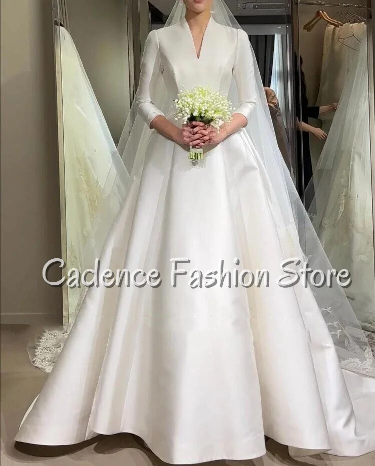 Suknia ślubna muzułmańska, minimalistyczna, luksusowa, szyta na miarę, z długim rękawem, dekoltem w serek, elegancka suknia ślubna, plisowany dół.