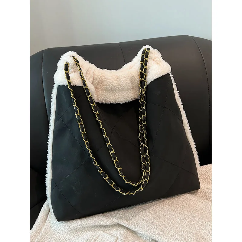 Lamb Wool Chain Shoulder Bag Faux Suede High-End Texture Bucket Bag Women 2023 Autumn Winter New Maillard Style Plush Tote Bag