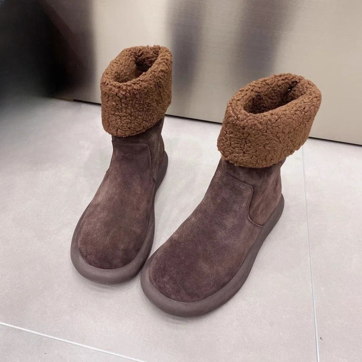 

Простые мягкие женские туфли до середины икры, новинка 2025 года, плюшевые теплые зимние новые водонепроницаемые нескользящие трендовые зимние ботинки для женщин с подкладкой