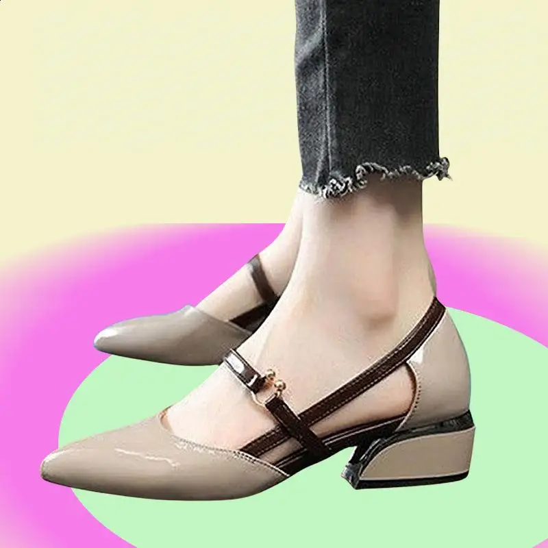 2023 Summer Med Flat Sandal Shoe Women\'s Heels Suit Female Beige Medium Without New Elastic Band Leather Girls Comfort Closed