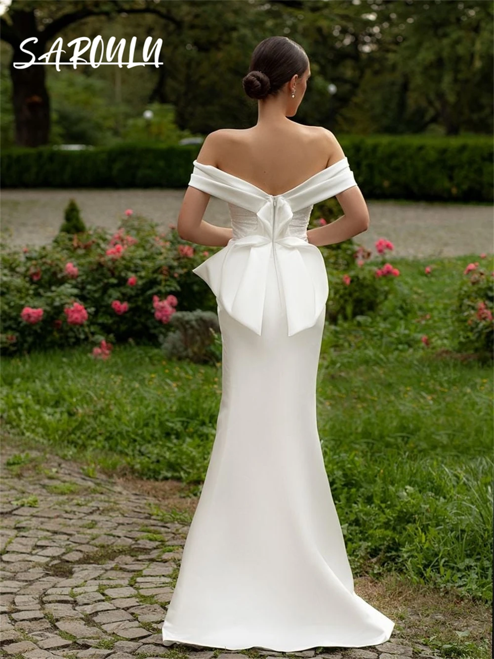 Abito da sposa lungo tubino con paillettes alla moda, maniche con spalle scoperte, abito da sposa semplice e chic in raso, destinazione personalizzata da sposa