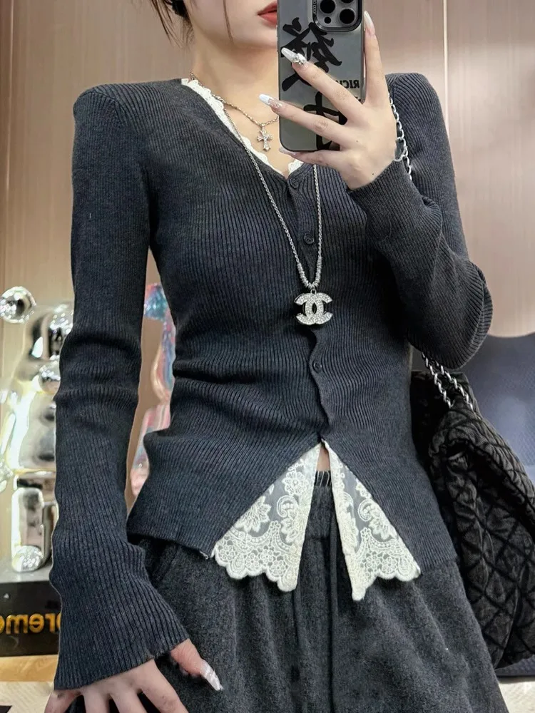 

ay Lace Splice Knitted Base irt Women's Autumn Design Sense Inner High-End Sweater Slim V-Ne Top Faionable Innerwear