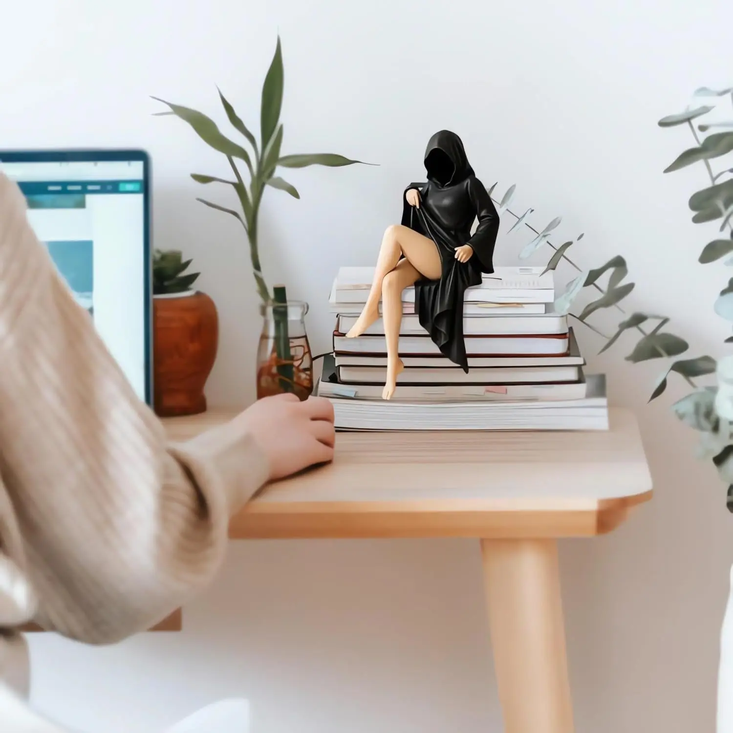 Funny Desktop Decoration Resin Black Clothes Woman Action Figure Model Office Bookshelf Mysterious Statue Halloween Decoration - view 5