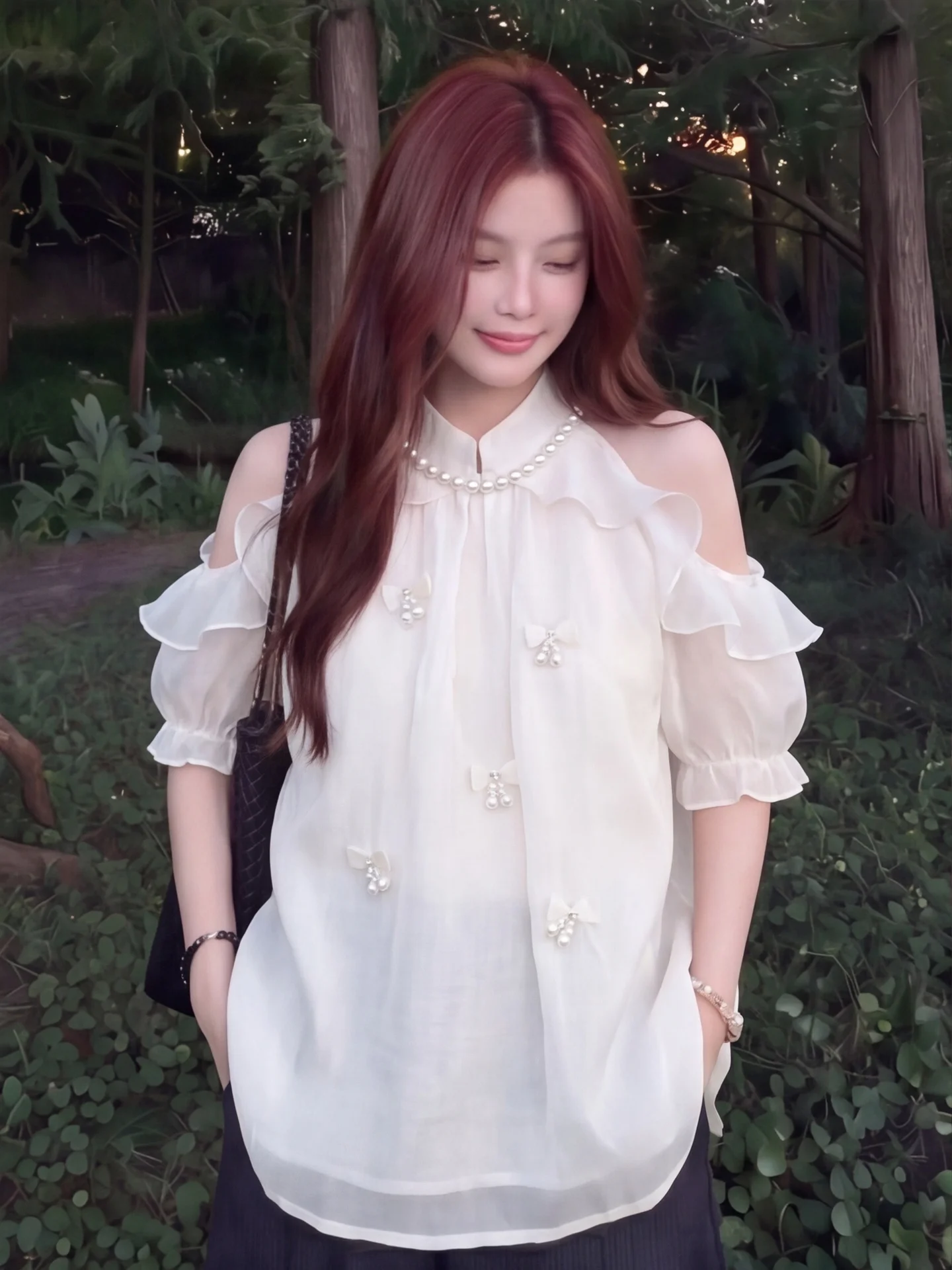

Elegant 3D Knot Pearl Neck Hanging Shoulder Lace Blouse Women Summer Design Sensation Short Sleeve Top City Walk