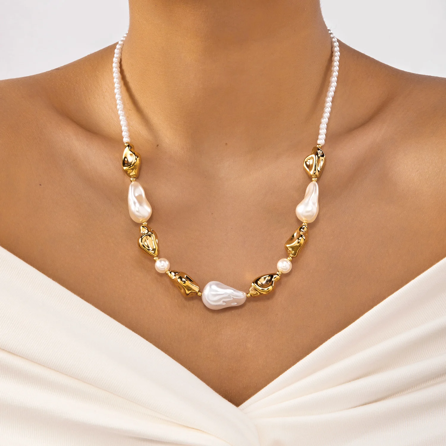 Exquisite barocke Imitationsperlen-Halskette für Frauen, minimalistische, unregelmäßige Herzform, geschichtete Kette, Freundschaftsschmuck, Geschenke – Detail 4
