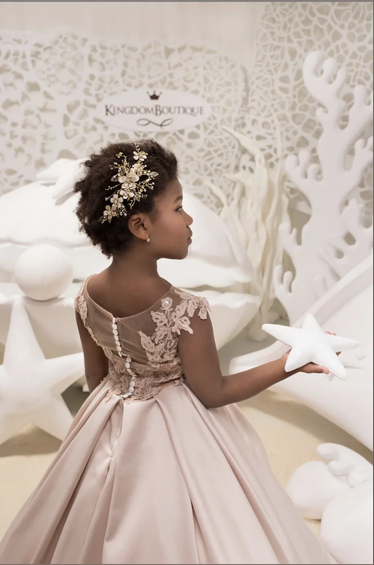 Elegant แขนกุด Applique ดอกไม้สาวชุดความยาวซาติน Ball Gowns เด็กวันเกิดงานแต่งงาน First Communion Dresses