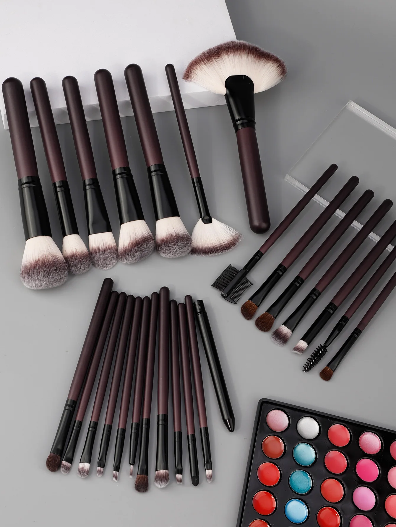 26pcs Professional Cosmetics Face Makeup Brush Set Powder Concealer Eye Shadow Eyebrow Lip Brush Beauty Tools Makeup Brushes