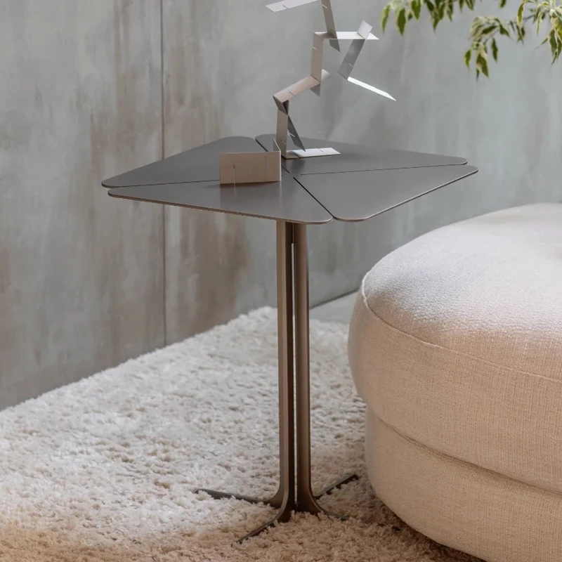 

Medieval stainless steel sofa edge few four-leaf clover corner few designer living room minimalist Lucky edge few