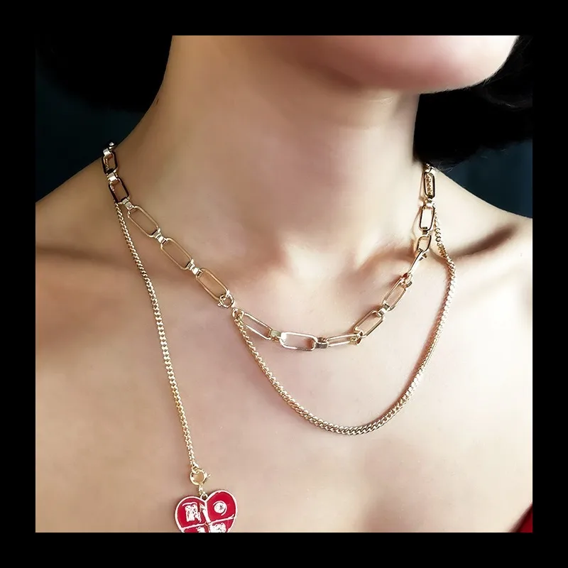 

Сборные двухрядные ожерелья серии середины новогодней, руки в форме любви могут быть вращающиеся, преувеличенные ожерелья смешанные и сочетаются.