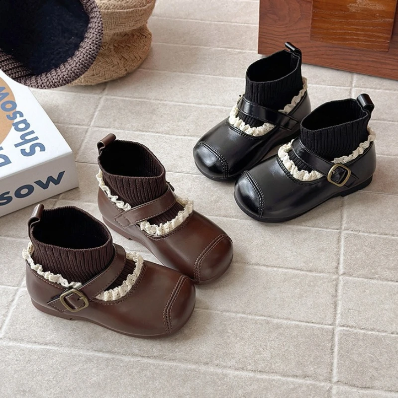 

Детские короткие ботинки для девочек, зима 2026, новая корейская версия, теплые ботинки с мягкой подошвой, модные туфли для девочек-принцесс, детские сапоги для снега