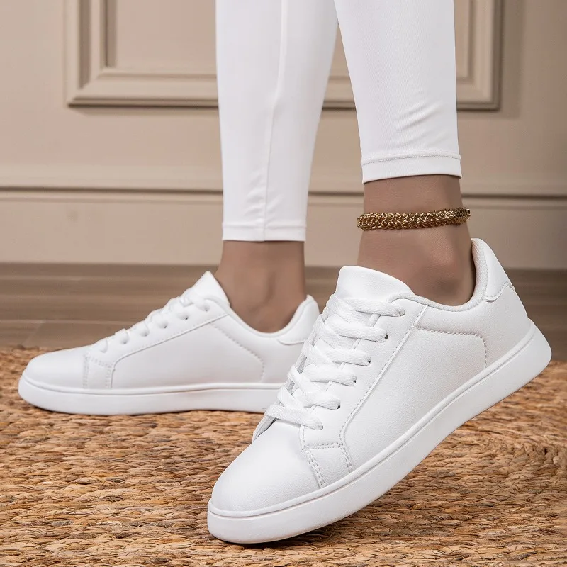 

HKDQ Big Size 45 Unisex Sneakers Non Slip Skateboard Shoes Men Lightweight Casual Sports Shoes Outdoor Walking Sneakers Women