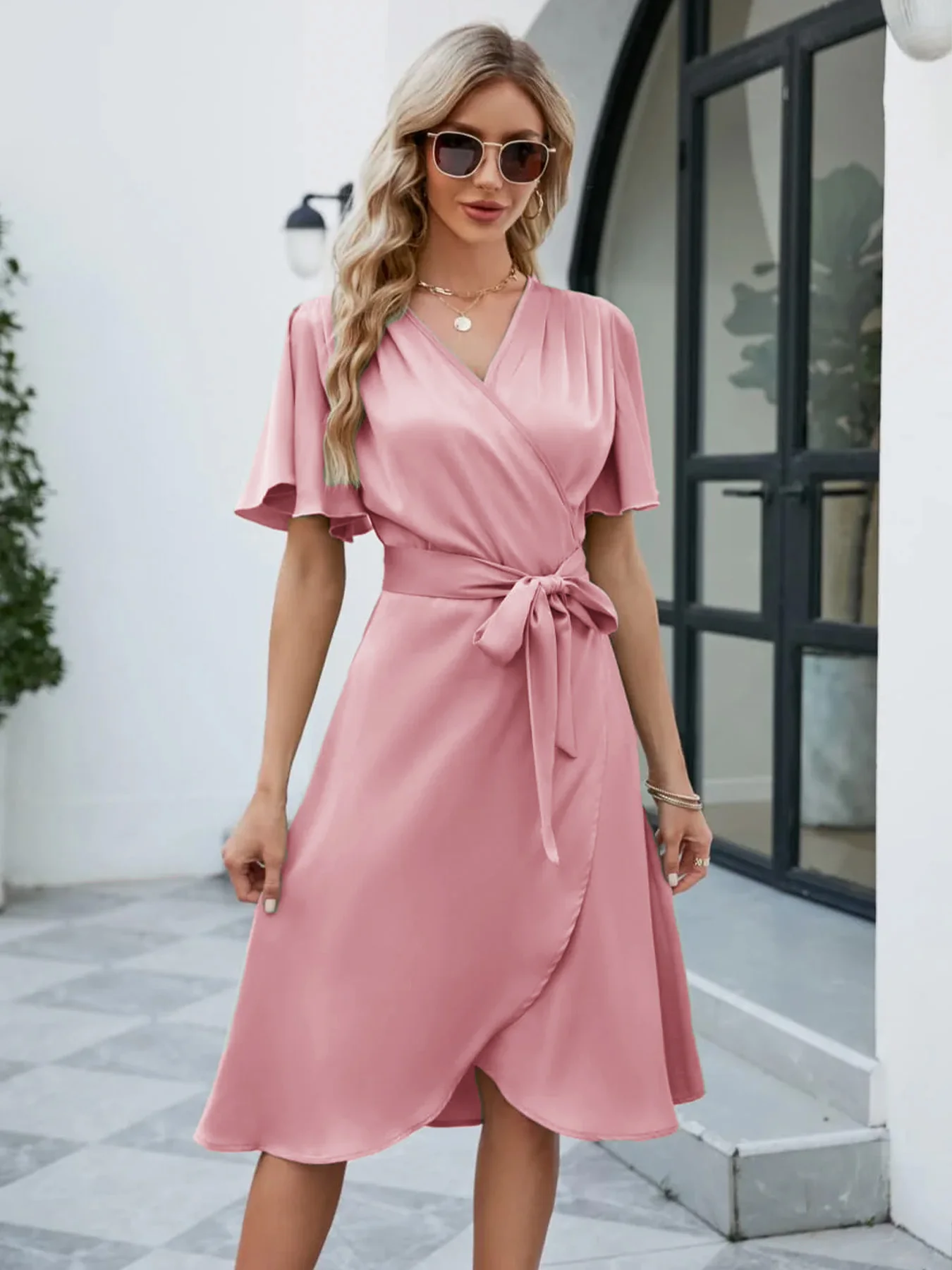 Robe d'été en corne de couleur unie, manches courtes, col en v, à lacets, à la mode, de rue, élégante, Style de déplacement