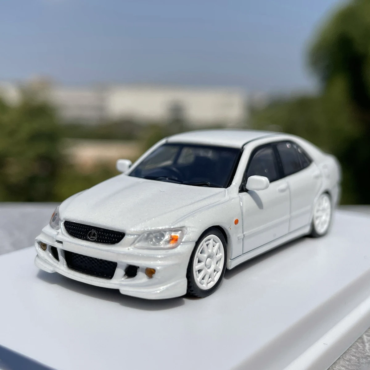 

JDM 1:64 Scale Diecast Alloy LEXUS IS Sedan Toys Cars Model Boy Classics Adult Gifts Collection Souvenir Static Display